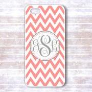 Monogrammed chevron Iphone 4/4S case - Personalized Hard Cases for iphones